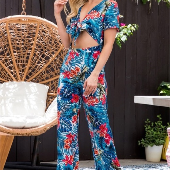 NEW WOMENS ARRIVAL TROPICAL FLORAL CROPPED BOW TIE BLUE MULTI FLORAL JUMPSUIT - Picture 9 of 10